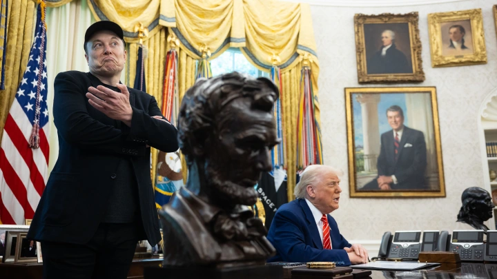 «Он сошел с ума!»: Маск напомнил Трампу о деле Эпштейна и пригрозил импичментом. Хроника скандала
