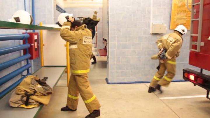 Крупный пожар произошёл на заводе резиновых изделий в Красногорске