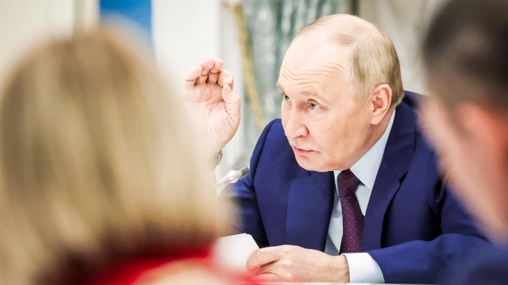 Путину с телефона показали обращение бойца, потерявшего обе ноги в Донбассе