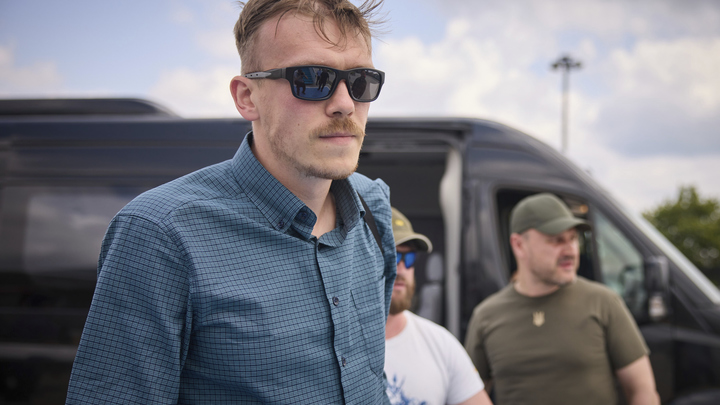 Где был Редис, пока разносили Азов* в Авдеевке? Самый важный урок Дениса Прокопенко