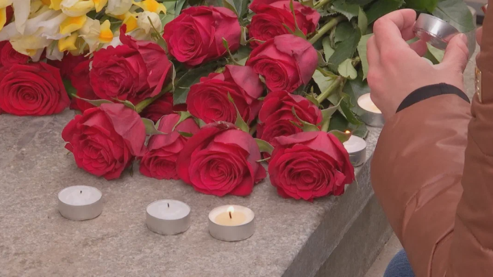 Дочь Синди Кроуфорд вышла в мини после смерти брата