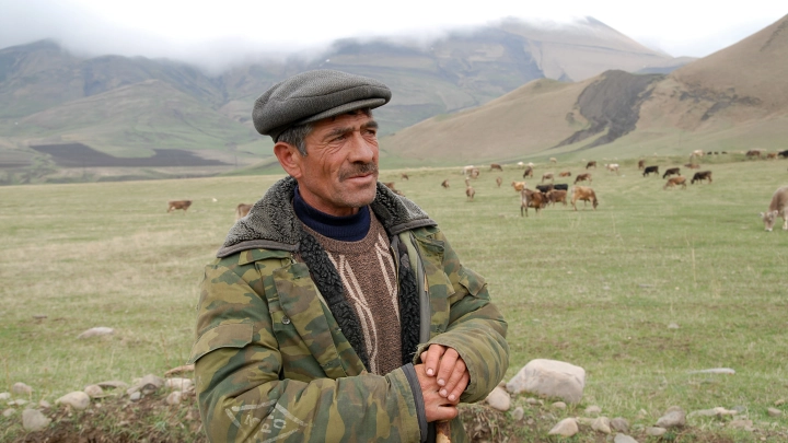 Какое лицемерие! Прям фу!: Таксист из Дагестана разочаровал русских туристов