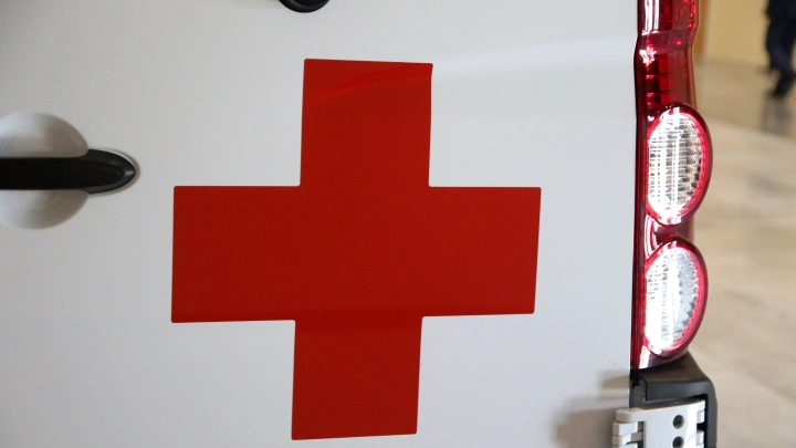 Всё случилось внезапно: Часть аттракциона влетела в платформу с людьми