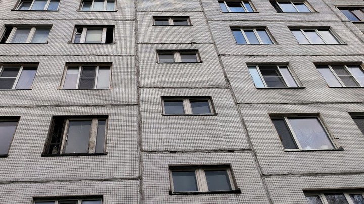 Крыша жилого дома обрушилась в Муроме во время ремонта