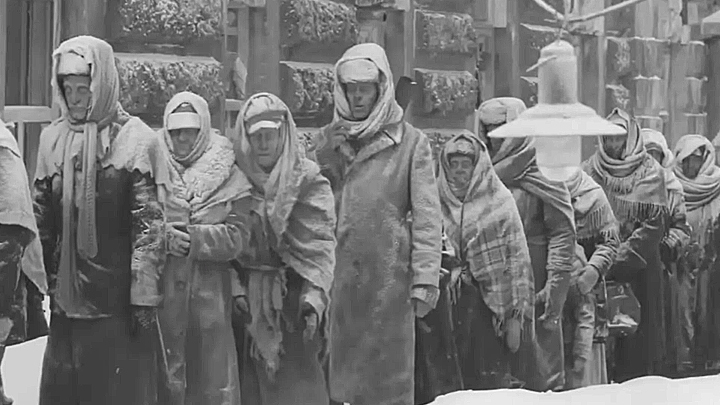 Нелакированная ложь: Зомби-апокалипсис блокадного Ленинграда