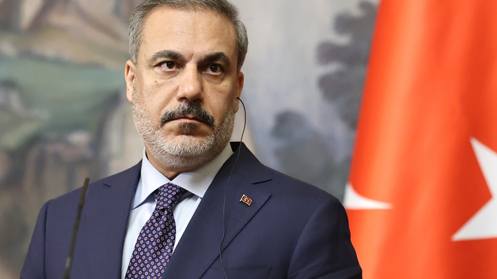 Антироссийские санкции снимут? Глава турецкого МИД заявил о намерении помочь в решении конфликта