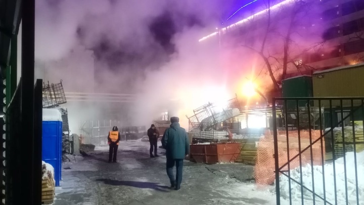 В Новосибирске устранили крупную аварию на теплотрассе по улице Чаплыгина