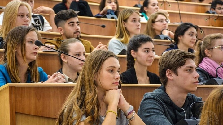 На Кубани увеличили число лауреатов молодёжной стипендии с 300 до 1000 человек