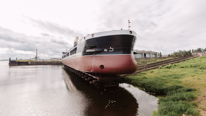 На Красном Сормове спустили на воду 8-ой сухогруз проекта RSD59