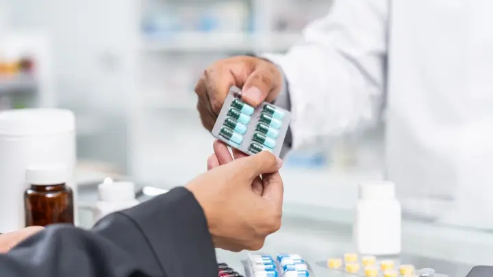 Учёные назвали 17 лекарств с высоким риском поражения печени