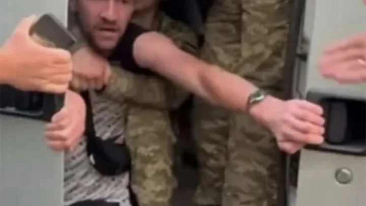 Британские журналисты шокированы: дезертиры, хаос и страх смерти на Украине