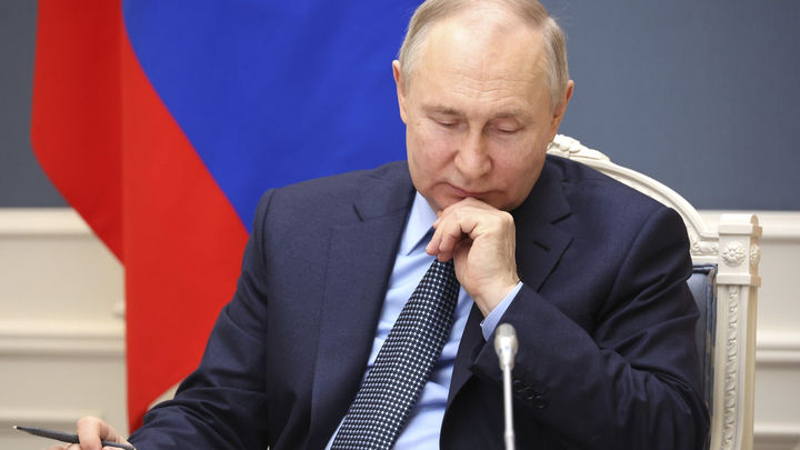 Песков подтвердил актуальность слов Путина о террористах мочить в сортире