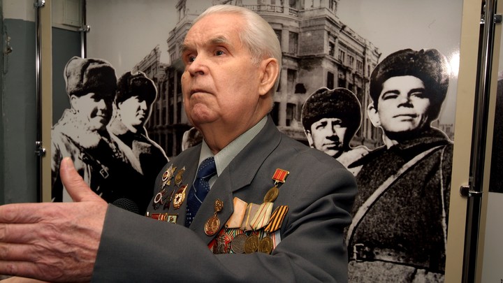 Оскорбление ветерана будет стоить миллионы. Русских героев защитят