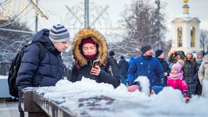 Женщины Челябинской области хотят меньше мужчин на 15 тысяч
