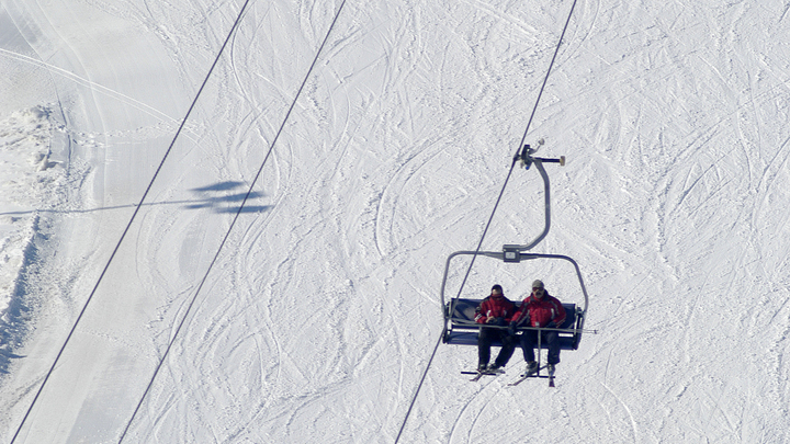 В Сочи запустили канатную дорогу, из-за остановки которой на подъёмниках застряли 37 человек