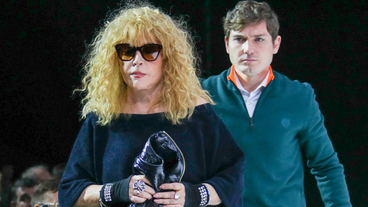 Возвращение Пугачёвой на Новую волну. Народ терпеть не стал: Ты её в дверь, она в окно