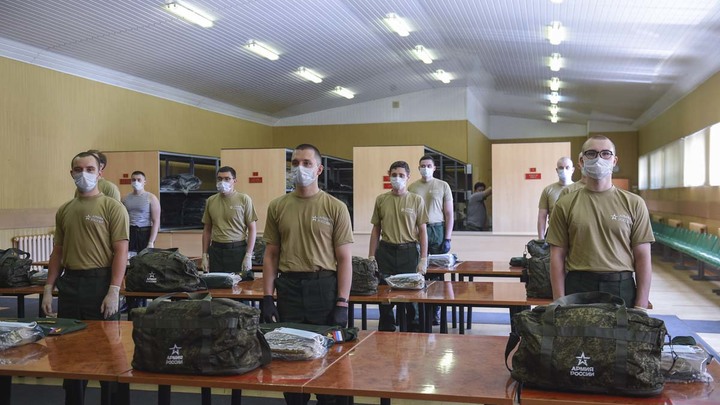 Три сотни казаков из Ростовской области пополнили ряды Вооружённых сил в весенний призыв