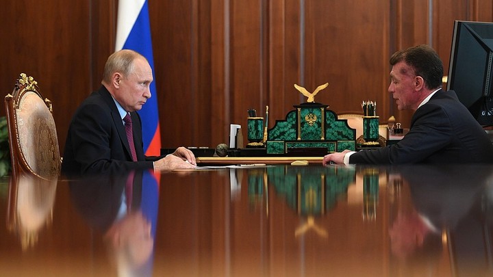 Зарплаты граждан падают! Глава ПФР пожаловался Путину на сокращение доходов фонда Зарплаты граждан падают! Глава ПФР пожаловался Путину на сокращение доходов фонда