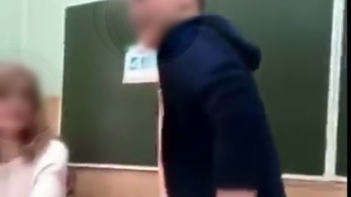 Третьеклассник из Таганрога устроил во время контрольной похабное шоу ради ролика в ТикТоке