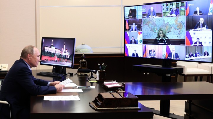 Почему обычное заявление Путина перепугало антиваксеров