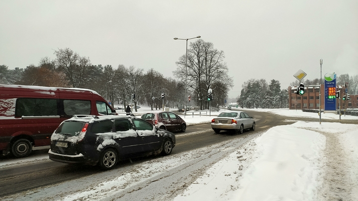 Владельцы нерастаможенных авто завиноватили Москву в легализации транспорта на дорогах Казахстана