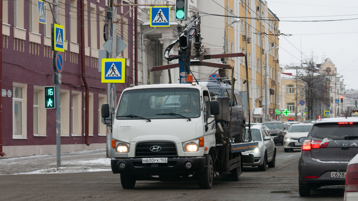 Встанет в копеечку: как в Петербурге с нового года изменится стоимость эвакуации авто