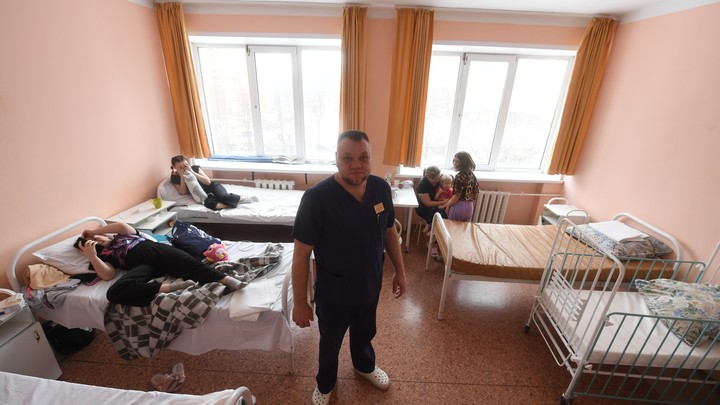 Глава СКР взял на личный контроль расследование смертей в больнице в Прикамье
