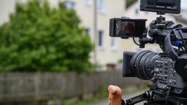 Что они снимают? Заслуженную артистку России позвали на съёмки к Солодникову