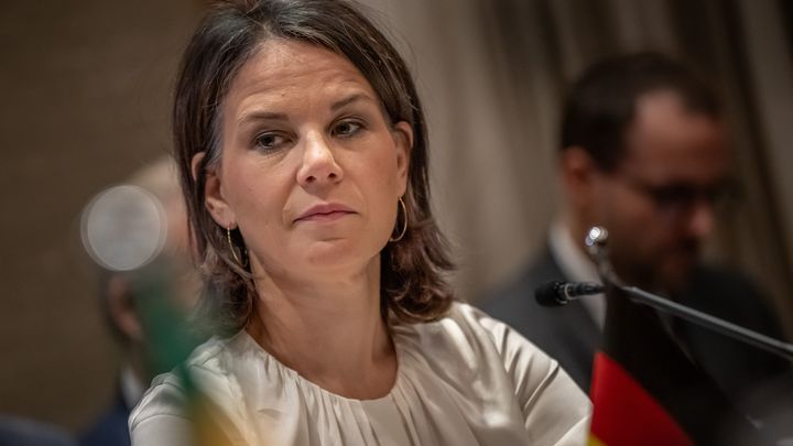 Бербок пугает Запад страшными русскими: На месте украинцев могли бы быть мы