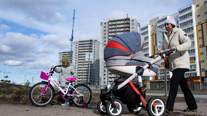 Многодетные жертвуют карьерой и свободой? Опрос развенчал опасное заблуждение