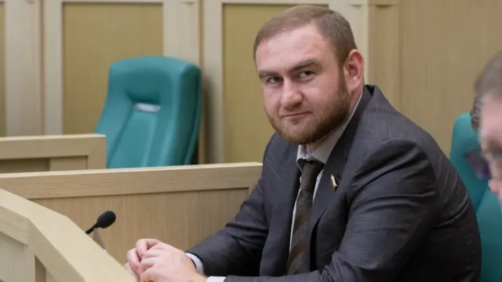 Экс-сенатор Арашуков предлагал 5 млн долларов за привилегии в Чёрном дельфине