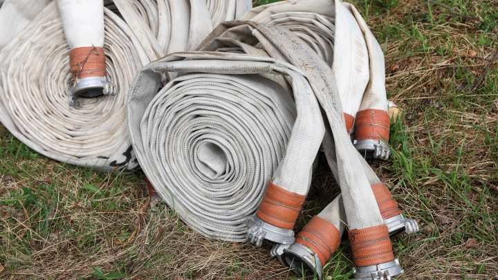 Площадь пожара на рынке в Волгограде выросла до 3 тысяч квадратов