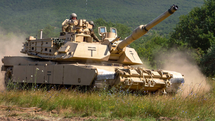 В России объявили награду за первый Abrams или Leopard. Русские военные могут стать миллионерами