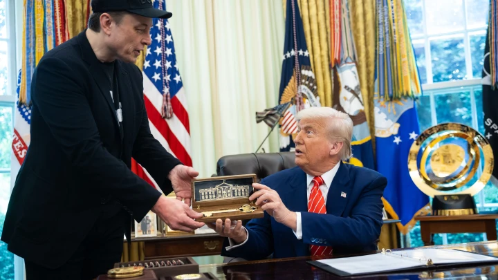 Маск: обострение конфликта с Трампом после угрозы о депортации выглядит заманчивым
