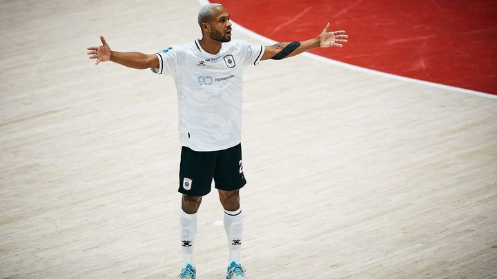 Игрок Норильского никеля Нандо покинул поле из-за расистских выкриков в Новосибирске