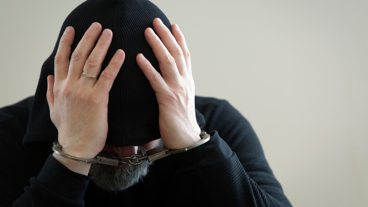 После стрельбы из винтовки на севере Москвы два человека получили телесные повреждения