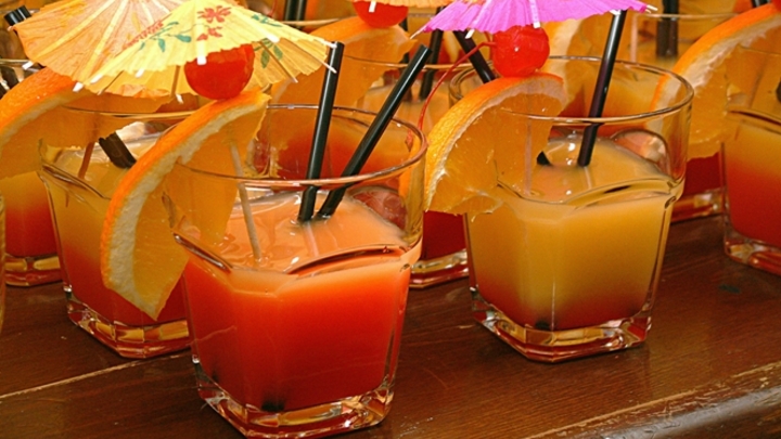 Врач Гадзиян назвал приводящие к ожирению и заболеваниям мозга напитки