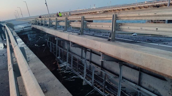 Взрыв Крымского моста 17 июля: что известно, пострадавшие, видео