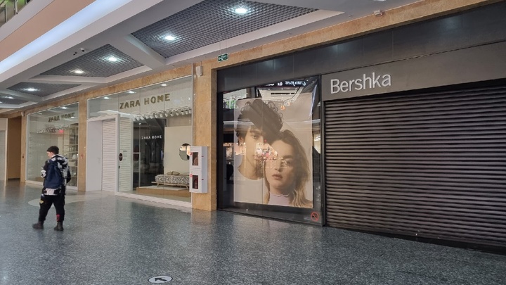 Торговый центр и парковку рядом с ним продают в Автозаводском районе за 364 млн рублей