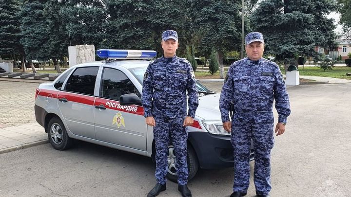 На Кубани росгвардейцы помогли потерявшемуся ребёнку вернуться домой