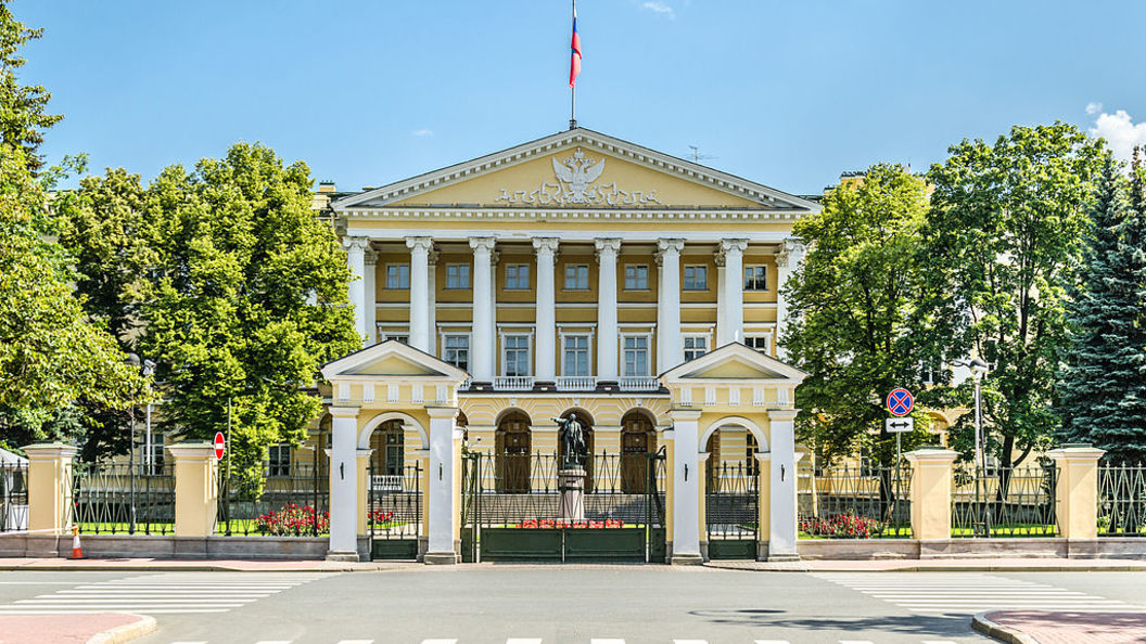 Неизвестный из Украины сообщил о заминировании Смольного Неизвестный из Украины сообщил о заминировании Смольного