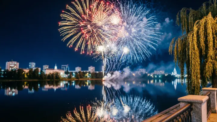 День города Екатеринбурга 2026: кто выступит, будет ли салют, афиша