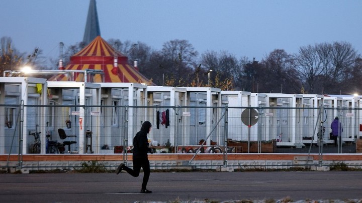 Евросоюз собрался спасаться от мигрантов: Юго-восток ЕС прикроют забором