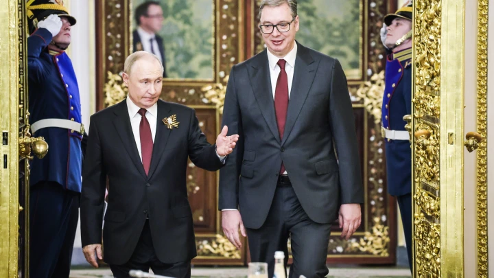 Президент Сербии Вучич обсудил с Путиным данные о поставках оружия Украине