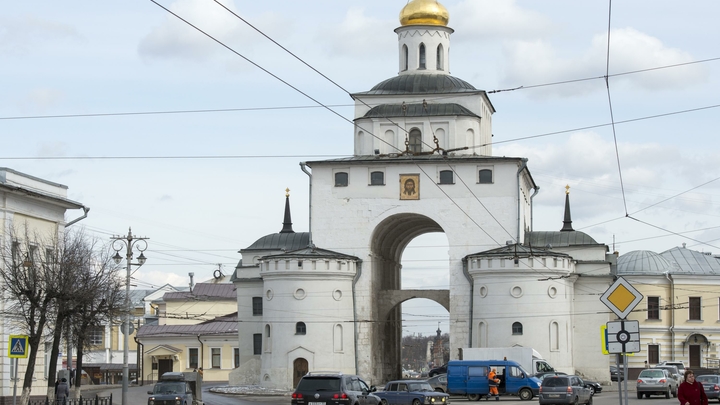 Зимой 2022 года может измениться схема движения в центре Владимира у Золотых ворот