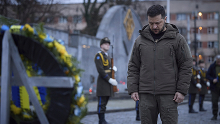 Зеленский лютует, Залужный кричит. Смерть 45 тысяч боевиков списали на генералов