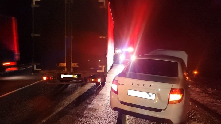 В Самарской области водитель большегруза устроил тройное ДТП и скрылся