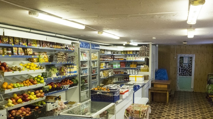 Лапша с пылью и грязевые процедуры: Продавщица о прелестях супермаркетов в России рассказала в интервью