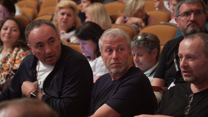 Роман Абрамович успел переписать активы на детей незадолго до СВО - The Guardian