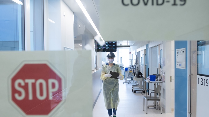 Смотришь томографию - лёгких нет, в труху: Врач Филатовской больницы рассказала о буднях COVID-отделения